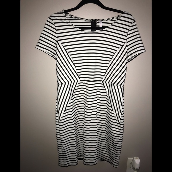 Black and White Striped Dress - Picture 2 of 4
